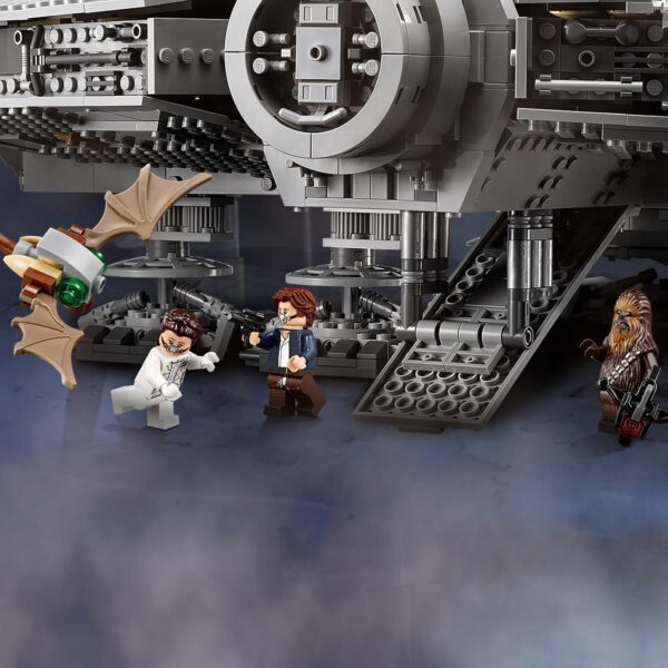 LEGO Star Wars Ultimate Millennium Falcon 75192 – Image 2