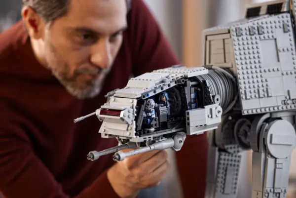 LEGO® Star Wars™ AT-AT™ UCS (75313) – Image 8